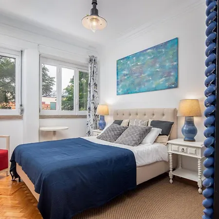 Classy 4bdr W/ Balcony By Lovelystay Apartment