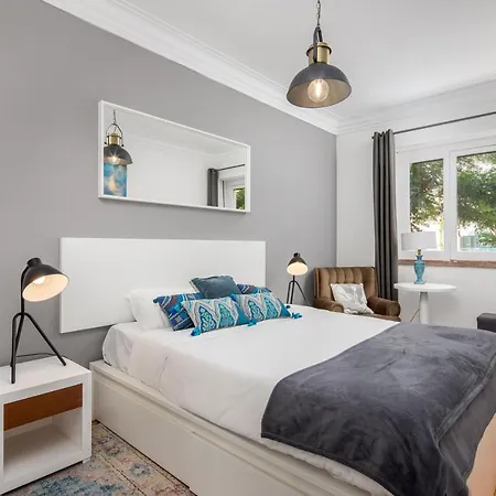 شقة Classy 4bdr W/ Balcony By Lovelystay Lisboa