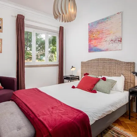 Classy 4bdr W/ Balcony By Lovelystay شقة Lisboa