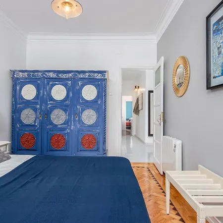 Classy 4bdr W/ Balcony By Lovelystay * Lisbon